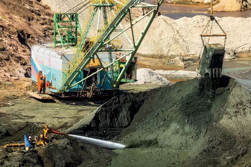 Калининградский янтарный комбинат вновь побил рекорд добычи