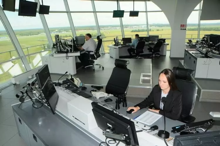 Иллюстрация №4 для поста «Новый диспетчерский пункт запустили в тюменском аэропорту Рощино»