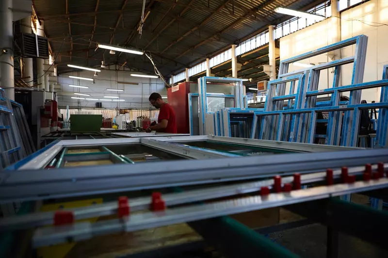 Фото #7 для статьи «Один из немногих полностью восстановленных заводов Мариуполя»