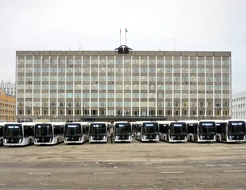 КАМАЗ поставил крупную партию низкопольных автобусов НЕФАЗ в Сыктывкар