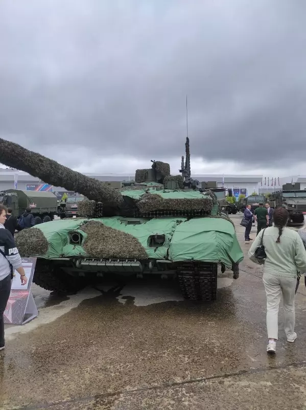 Госконтракт на модернизированные машины для Солнцепек и танки Т 90М с активной защитой