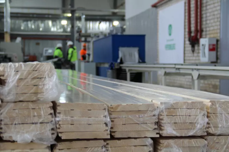 Изображение №2 для «Вологодская область: Линию строганных погонажных изделий запустили в Вологодской области»