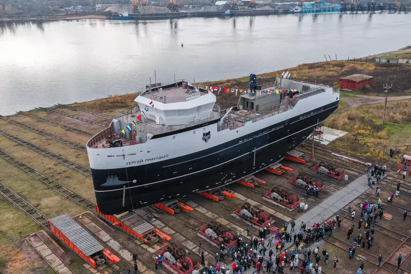 Как проходил спуск краболова Сергей Приходько на Верфи братьев Нобель