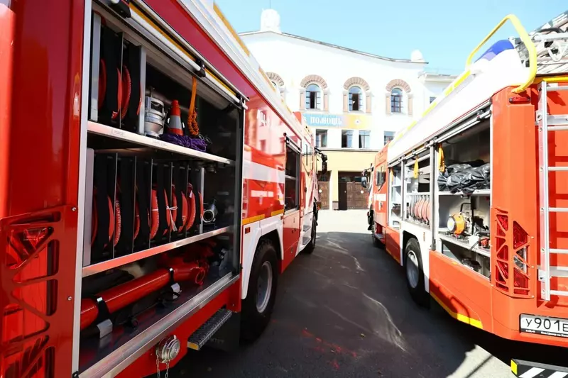 Картинка #4 для статьи «Магнитогорск: В Челябинской области МЧС получило новую пожарно спасательную технику»