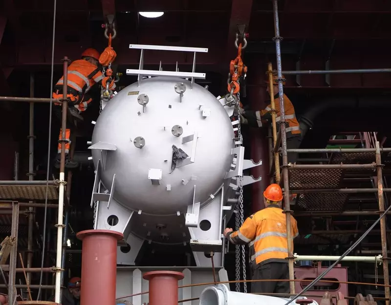 Картинка #1 для новости «Судостроение и судоходство : Парогенераторы для Ленинграда на атомный ледокол установили оборудование для жизни в Арктике»