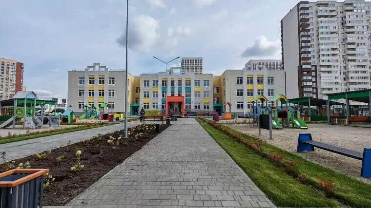 Иллюстрация 20 для «Обзор В октябре 2025 года в России были открыты 30 новых школ и детских садов»