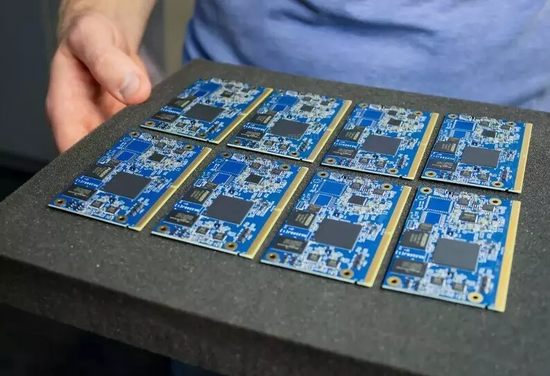 Фото #1 для публикации «Электроника: В Москве разработали универсальный процессорный модуль»