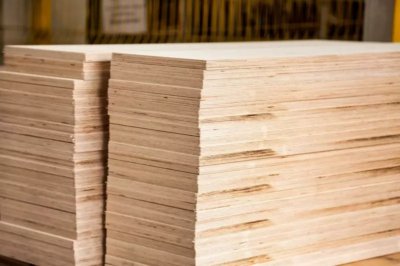 Фото 1 для «Производство: Свеза в Тюмени получила на свою фанеру сертификат Сделано в России»