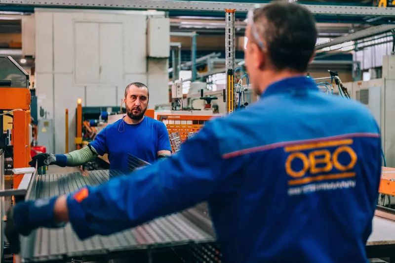 Изображение #2 для поста «ОЭЗ: Первая промышленная экскурсия на электричке прошла в ОЭЗ Липецк»