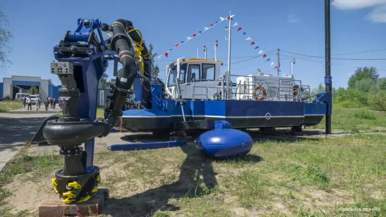 СК Р Флот спустил на воду земснаряд проекта 2040