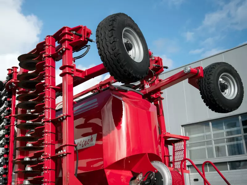 Иллюстрация 3 для поста «прицепы: В Калининградской области расширяют выпуск современных сельхоз машин»