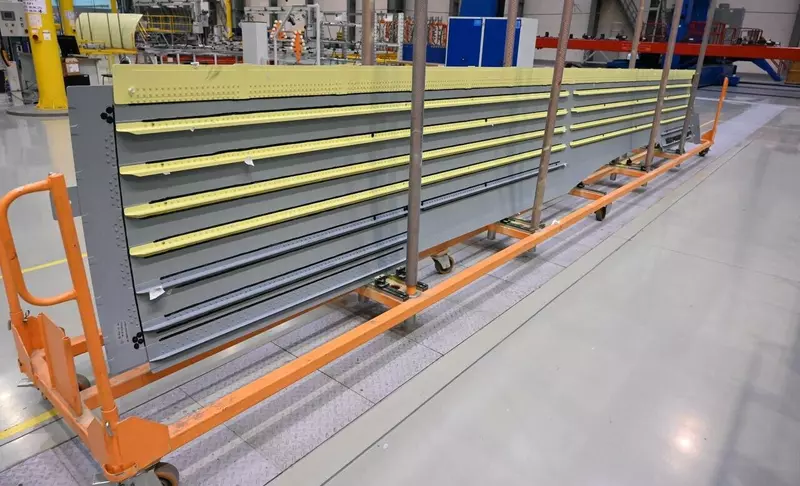 Фото 2 для публикации «Авиастар : На Авиастаре ведется модернизация производства панелей фюзеляжа МС 21»