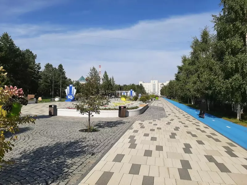 Центральная аллея (фото автора)