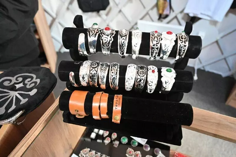 Картинка #3 для статьи «этнокомплекс: В Башкирии у подножия горы Торатау открыли новый этнокомплекс»