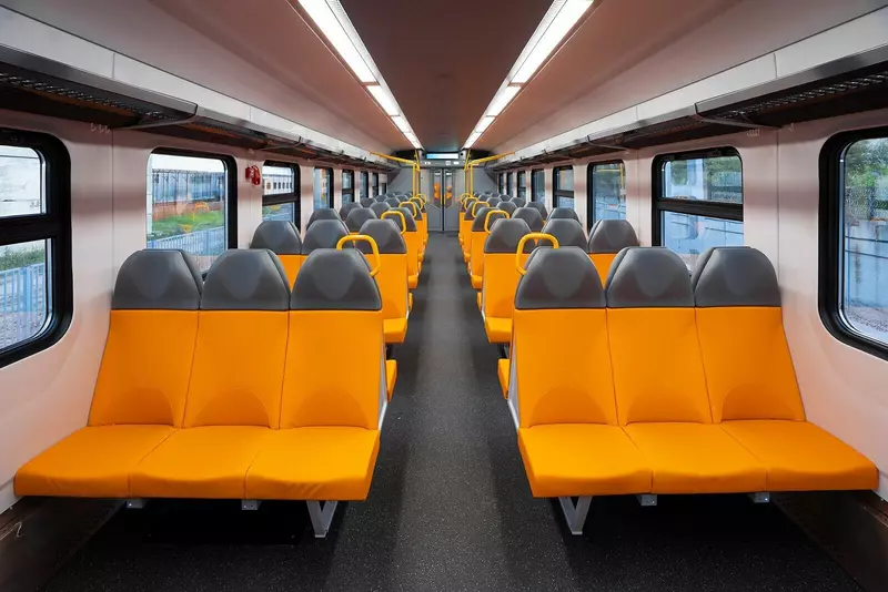 Фото №4 для поста «электропоезд: Обновленная электричка ЭП2ДМ»