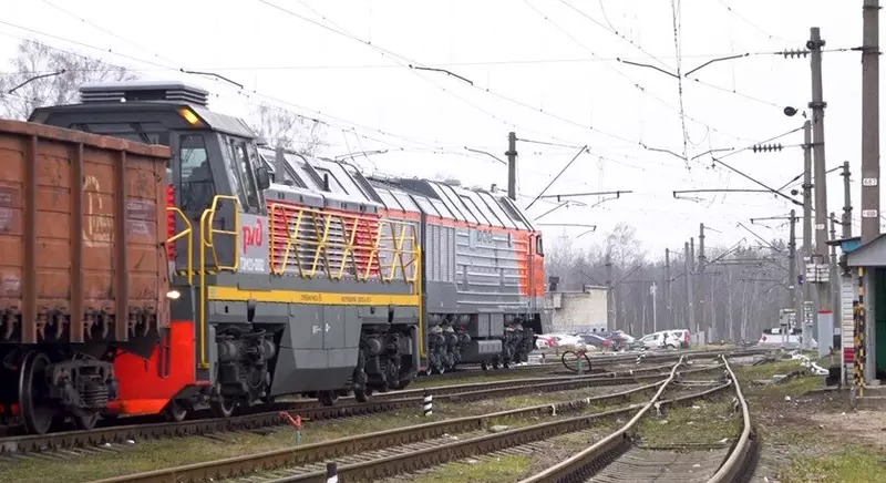 Фото №5 для «маневровый локомотив: Маневровый локомотив ТЭМ23 0002 проходит подконтрольную эксплуатацию в депо Брянск»