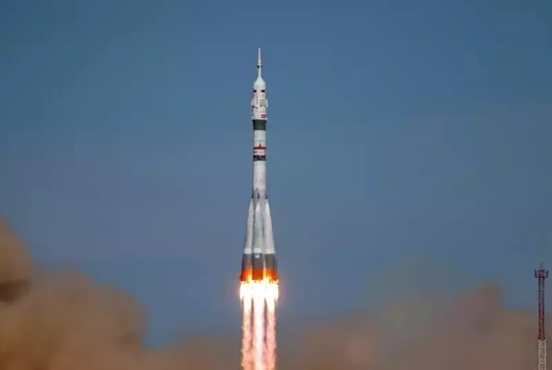 Картинка 2 для поста «Роскосмос: Корабль Союз МС 27 с новым экипажем прилетел на МКС»