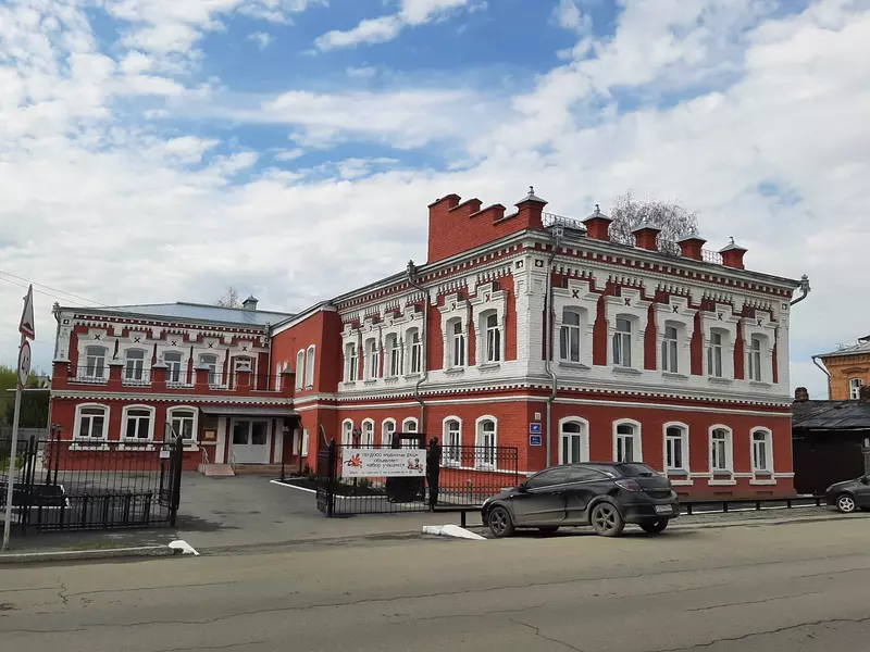 Ирбитская детская художественная школа (фото автора)