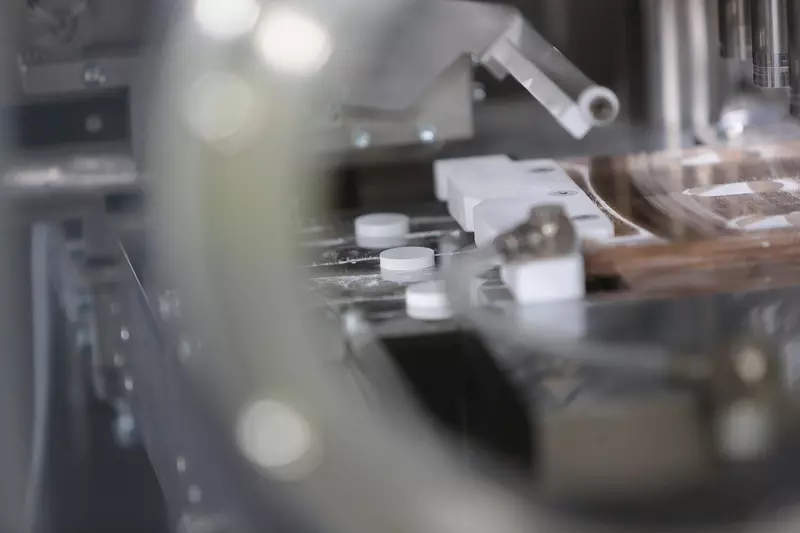 Фото #2 для новости «НИОКРы: На СХК началось тестирование оборудования для изготовления ядерного топлива»