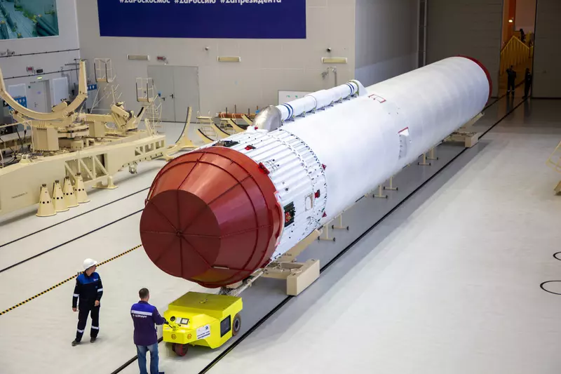 #5 для новости ««Ангара-НЖ»: На космодроме Восточный в ходе комплексных испытаний собирают ракету Ангара НЖ»