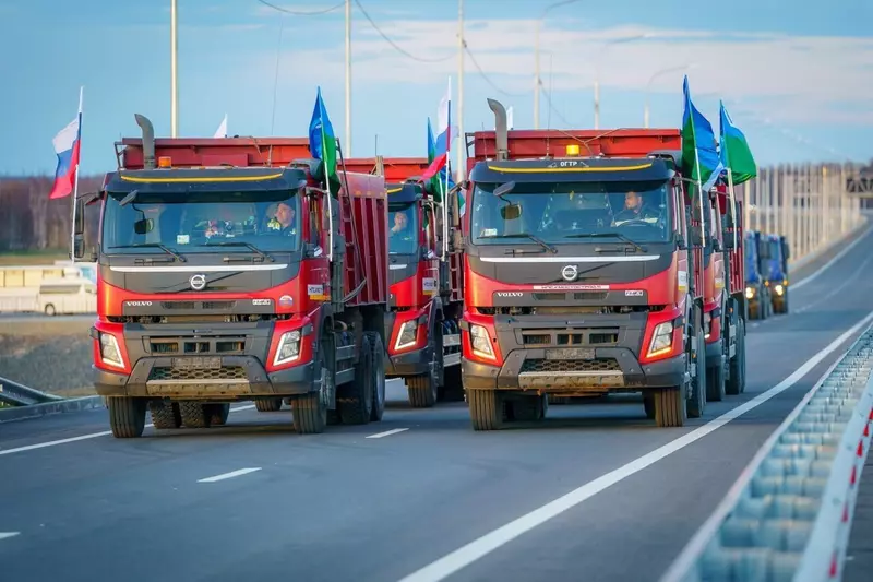 Фото №4 для новости «Звезда Оби: Фотофакт открыт мост Звезда Оби»
