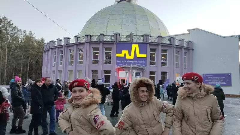 Фото 14 для новости «В Бийске открылось креативное пространство Место для молодежи»