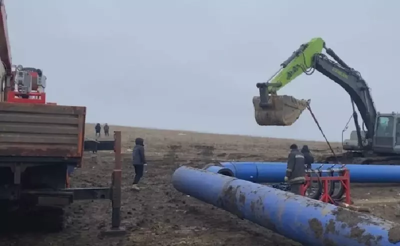 Фото #2 для поста «спецтехника и логистика: ВСК Министерства обороны России запустила новый водовод к Донецку»