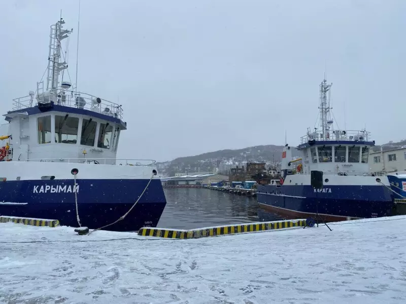 Картинка #1 для новости «Судостроение и судоходство : На судах Карага и Карымай проекта 04130 поднят государственный флаг России»