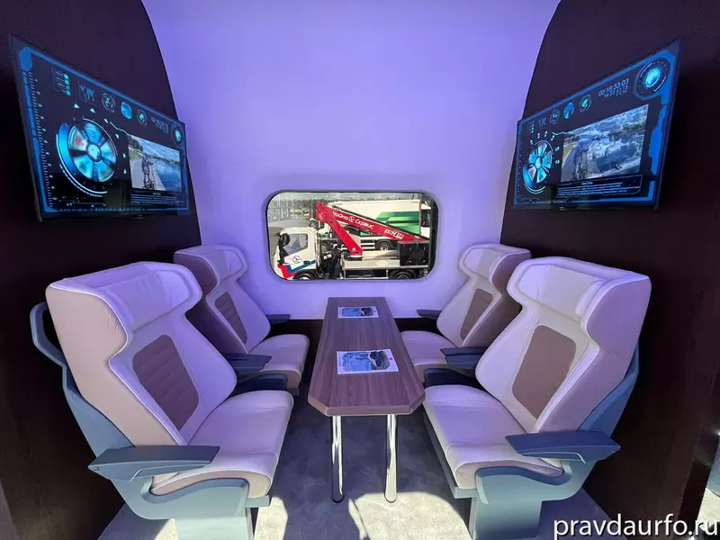 Фото #2 для «Екатеринбург: В Екатеринбурге показали макет головного вагона высокоскоростного поезда»