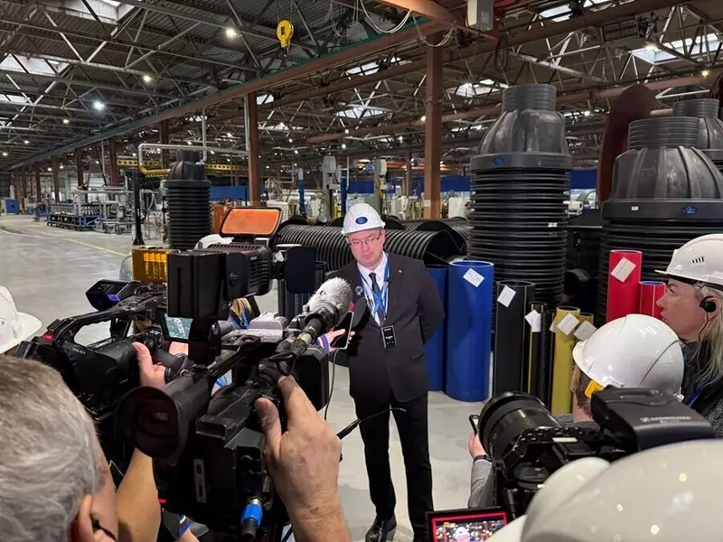 2 для «Группа ПОЛИПЛАСТИК: Группа ПОЛИПЛАСТИК освоила выпуск деталей для соединения ПЭ труб со стальными диаметром 1400 мм»