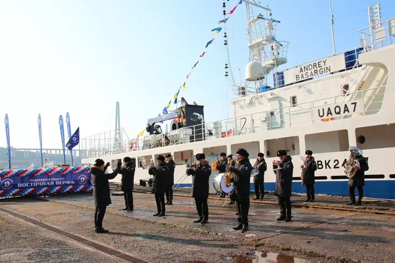 Восточная верфь передала заказчику шестой краболов