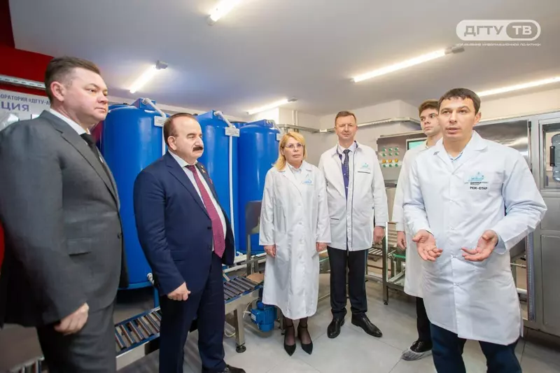 Иллюстрация #2 для «: »