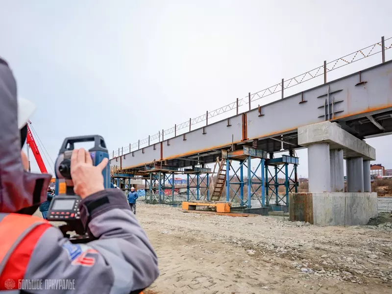 Строительство моста через р.Собь