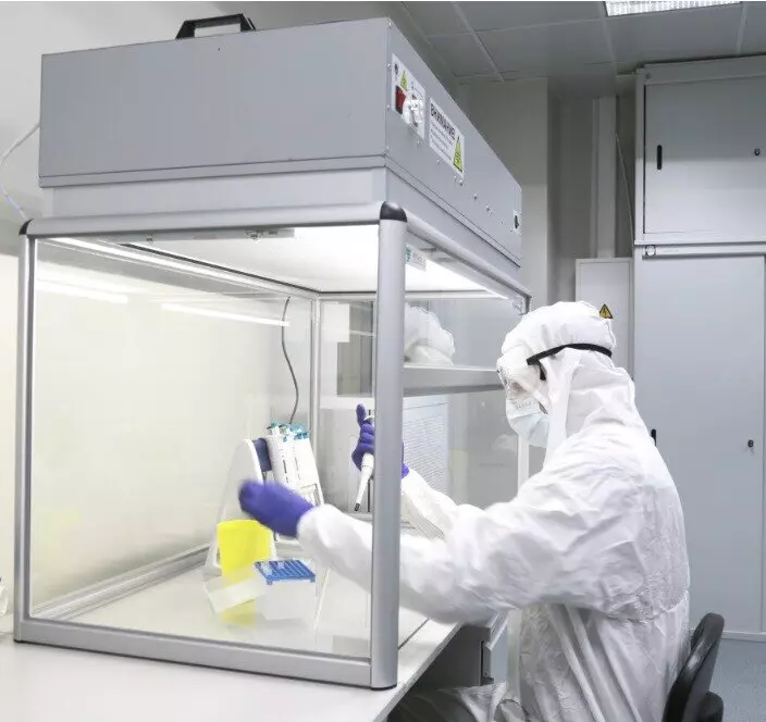 Иллюстрация 2 для новости «оснащение лаборатории: Барьер в рабочей зоне Ламина для клинических лабораторий»