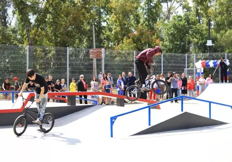 Картинка №2 для новости «Спорт: В Бийске открылся первый в Алтайском крае экстрим парк»