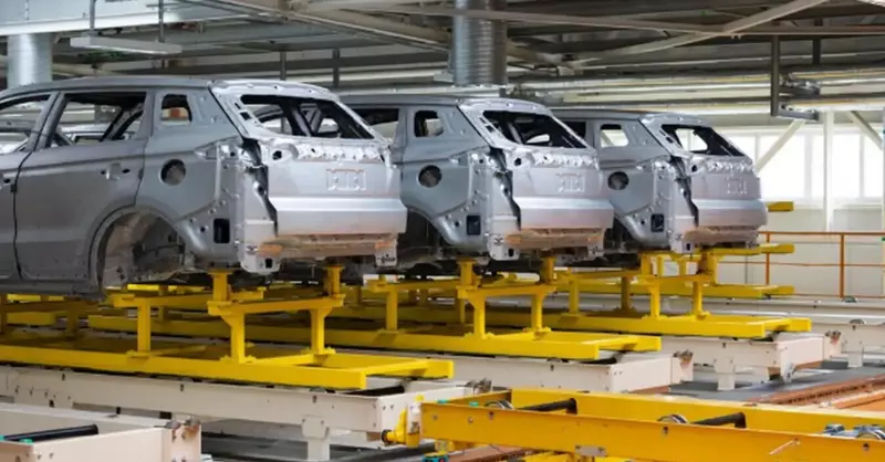 Фото №1 для поста «Модернизация: Завод прошел модернизацию начали работу цеха сварки и окраски кузовов»