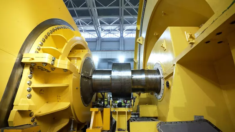 Изображение 2 для публикации «Росатом: Росатом завершил установку турбины на первом энергоблоке ВВЭР 1200 АЭС Аккую»