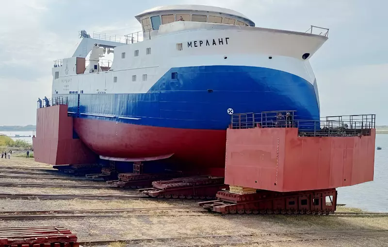 Изображение 2 для публикации «Астраханская обл: Спущен на воду траулер Мерланг проекта ТР 446»