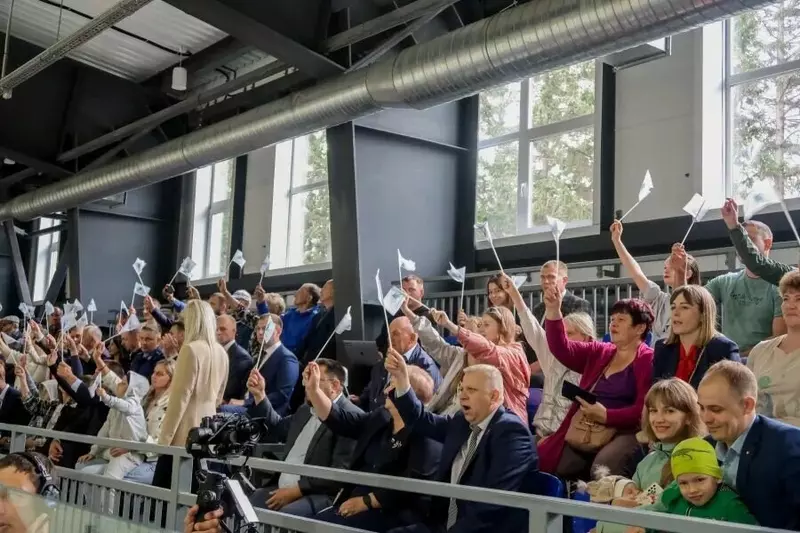 Иллюстрация #4 для «В Бийске открыли ледовую арену Прогресс»