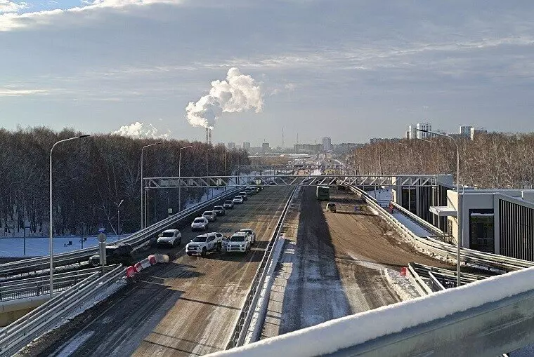 В Тюмени открыли движение по третьему уровню развязки на Мельникайте Дружбы