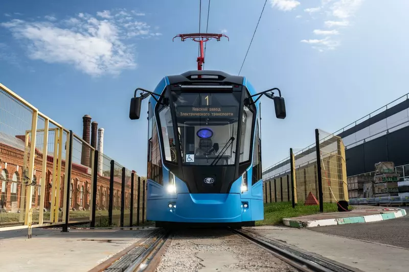 Картинка 8 для статьи «ПК Транспортные системы завершила сборку первого трехсекционного трамвая Невский для Волгограда»