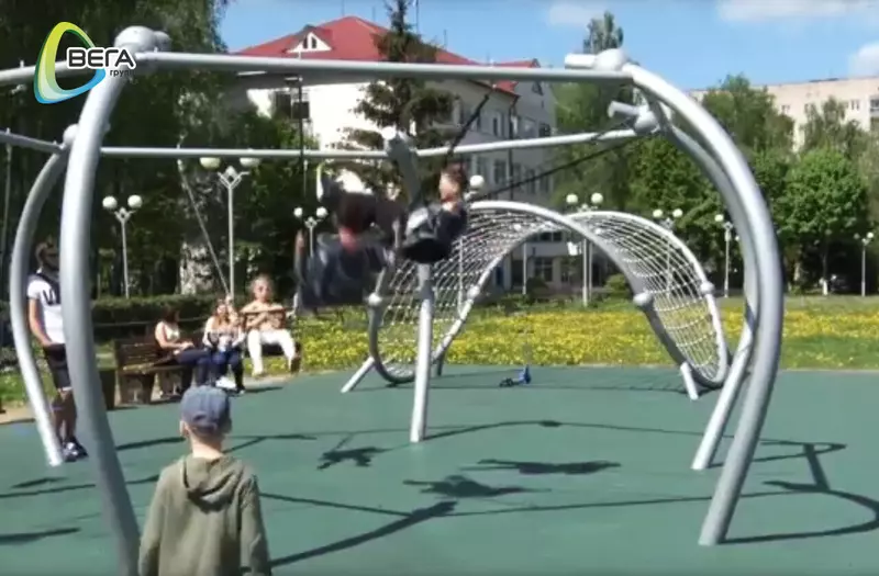 Качели Опера от ВегаГрупп для детей любого возраста