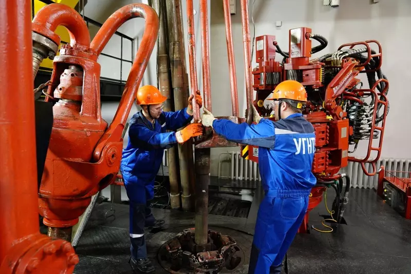 Фото 5 для «УГНТУ: В Уфе заработал научно образовательный центр Роснефть УГНТУ»