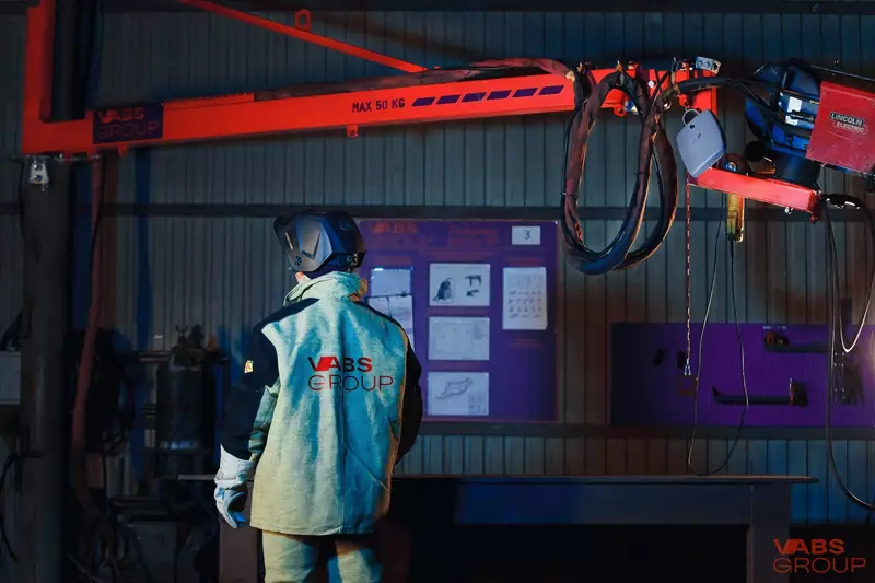 Повысили производительность сварщиков на 30 с помощью телескопической сварочной консоли