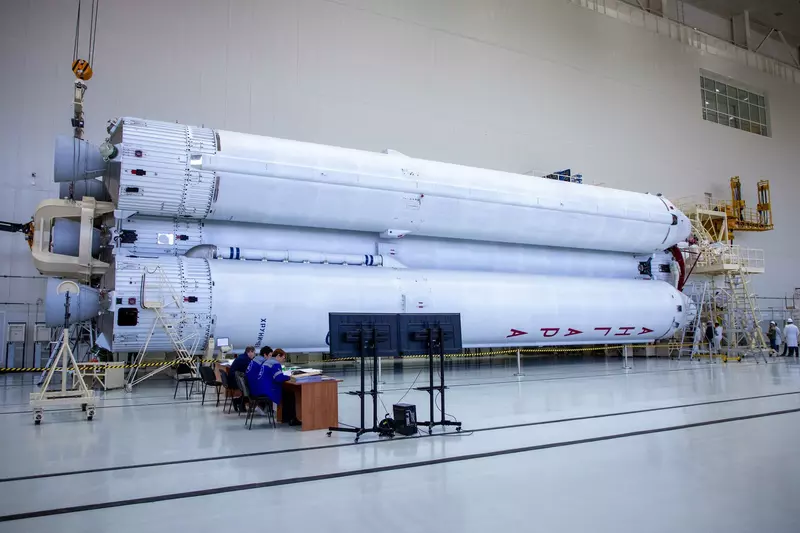 2 для поста «космонавтика: На космодроме Восточный продолжаются работы с ракетой Ангара НЖ»