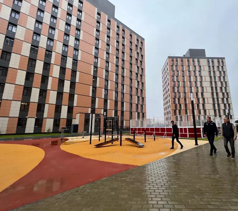 Картинка 8 для «Крупнейшая школа Ямала открылась в Новом Уренгое»