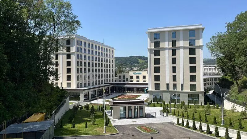 Пятизвёздочный санаторий на 570 мест построенный азербайджанским инвестором открыли в Кисловодске