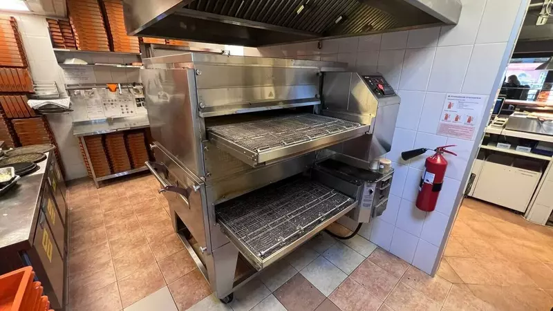 Российская конвейерная печь для пиццы ПЭК 800М прошла полный тест в сети Додо Пицца