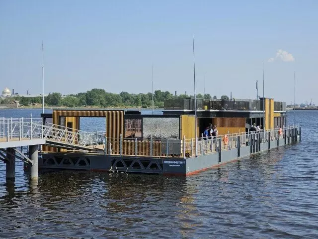 Фото #2 для статьи «Кронштадт: В Кронштадте открылся новый причал Остров фортов 1»