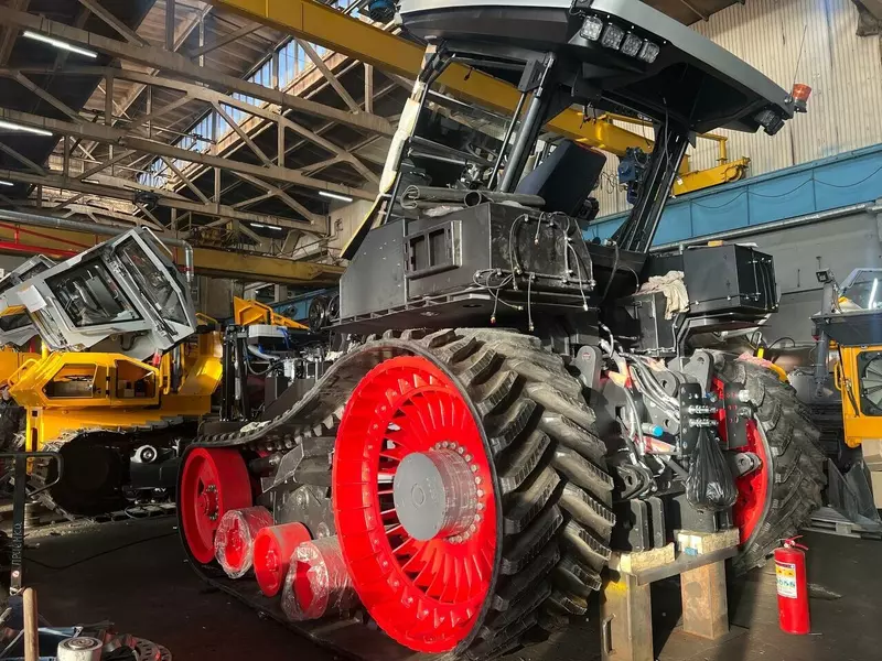 Иллюстрация #3 для статьи «ЯМЗ: Представлен новый российский трактор»